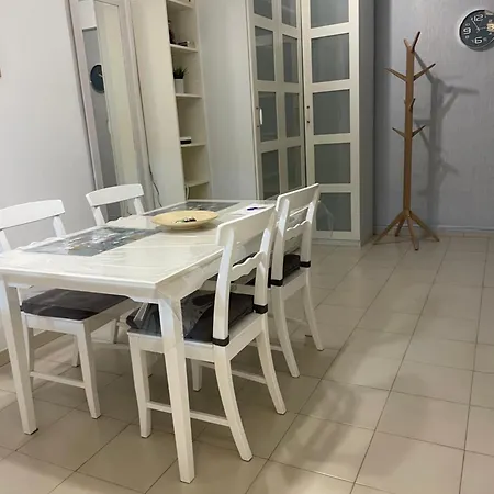 Maria Rosa Urban & *