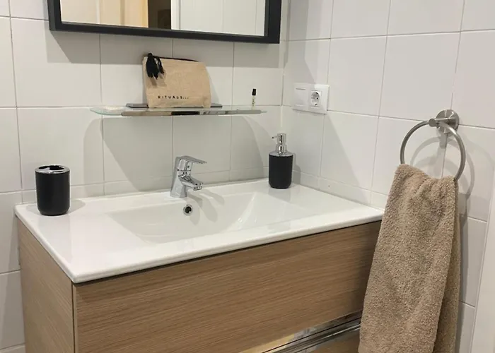 Maria Rosa Urban & *